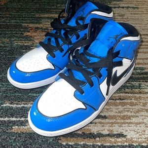 Nike Mid Jordans